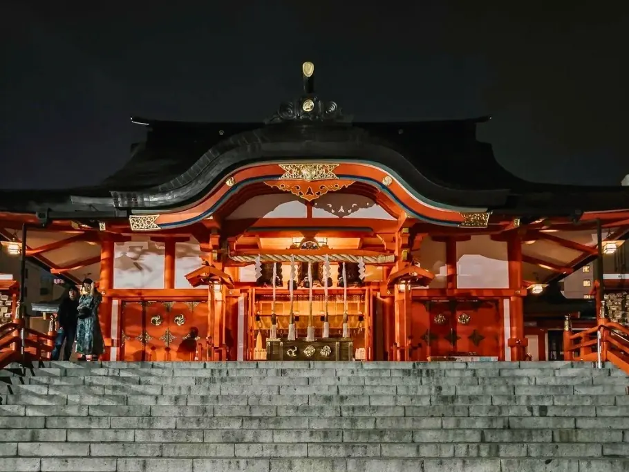 Hanazono Shrine lit up at night